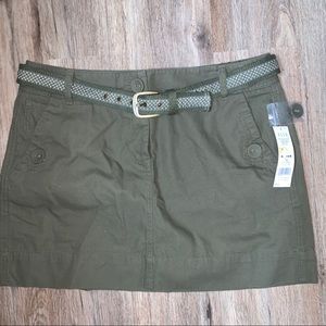Elle olivenight skirt  NWT